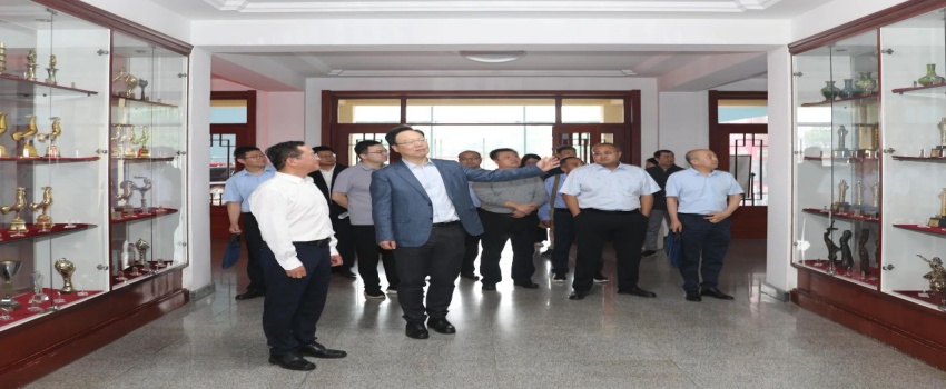 侯景濱到新影集團走訪交流